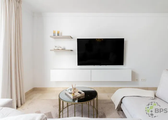 3 Beds Penthouse In Paraiso Del Golf 444 *