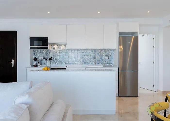 3 Beds Penthouse In Paraiso Del Golf 444 에스테포나