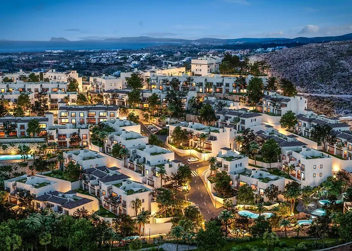 아파트 3 Beds Penthouse In Paraiso Del Golf 444 에스테포나